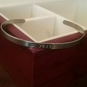 "I ❤ Jesus" cuff fashion bracelet